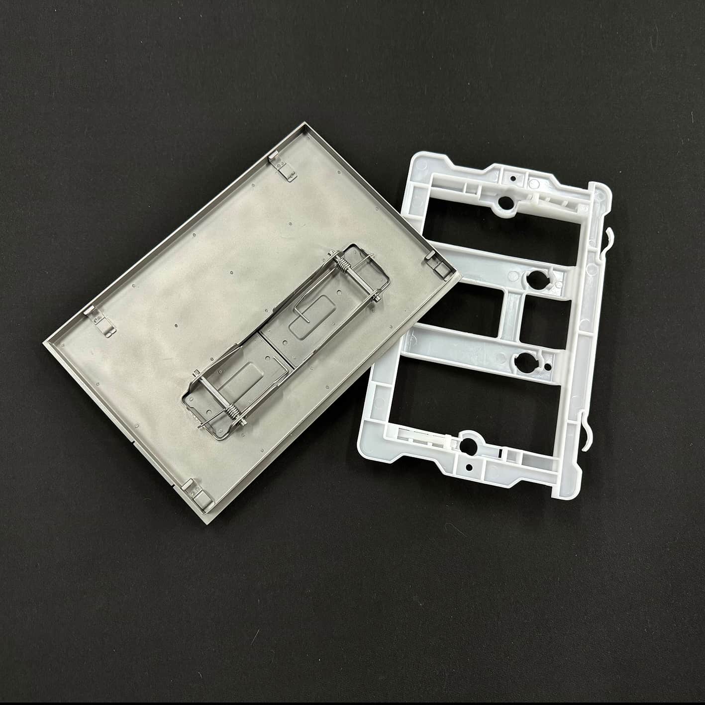 Efficient water flow flush panel